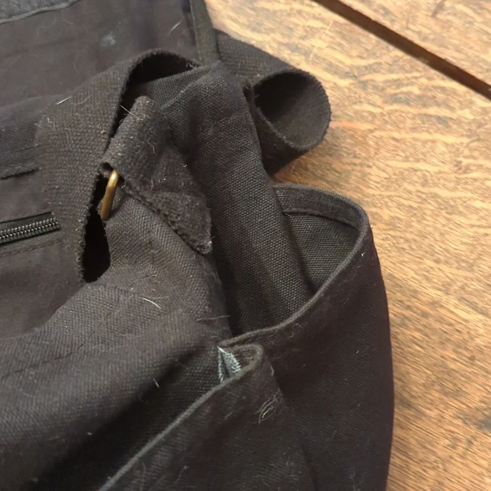 sweetbriar black messenger